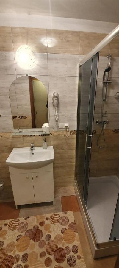 اوك Villa Eden & Restaurant المظهر الخارجي الصورة