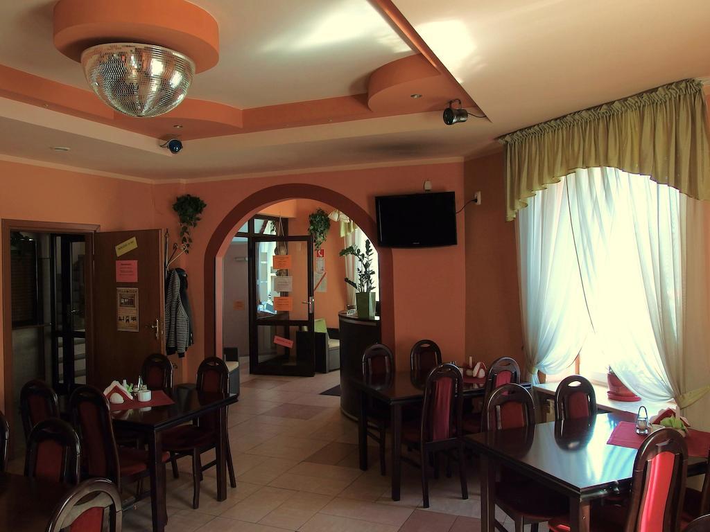 اوك Villa Eden & Restaurant المظهر الخارجي الصورة
